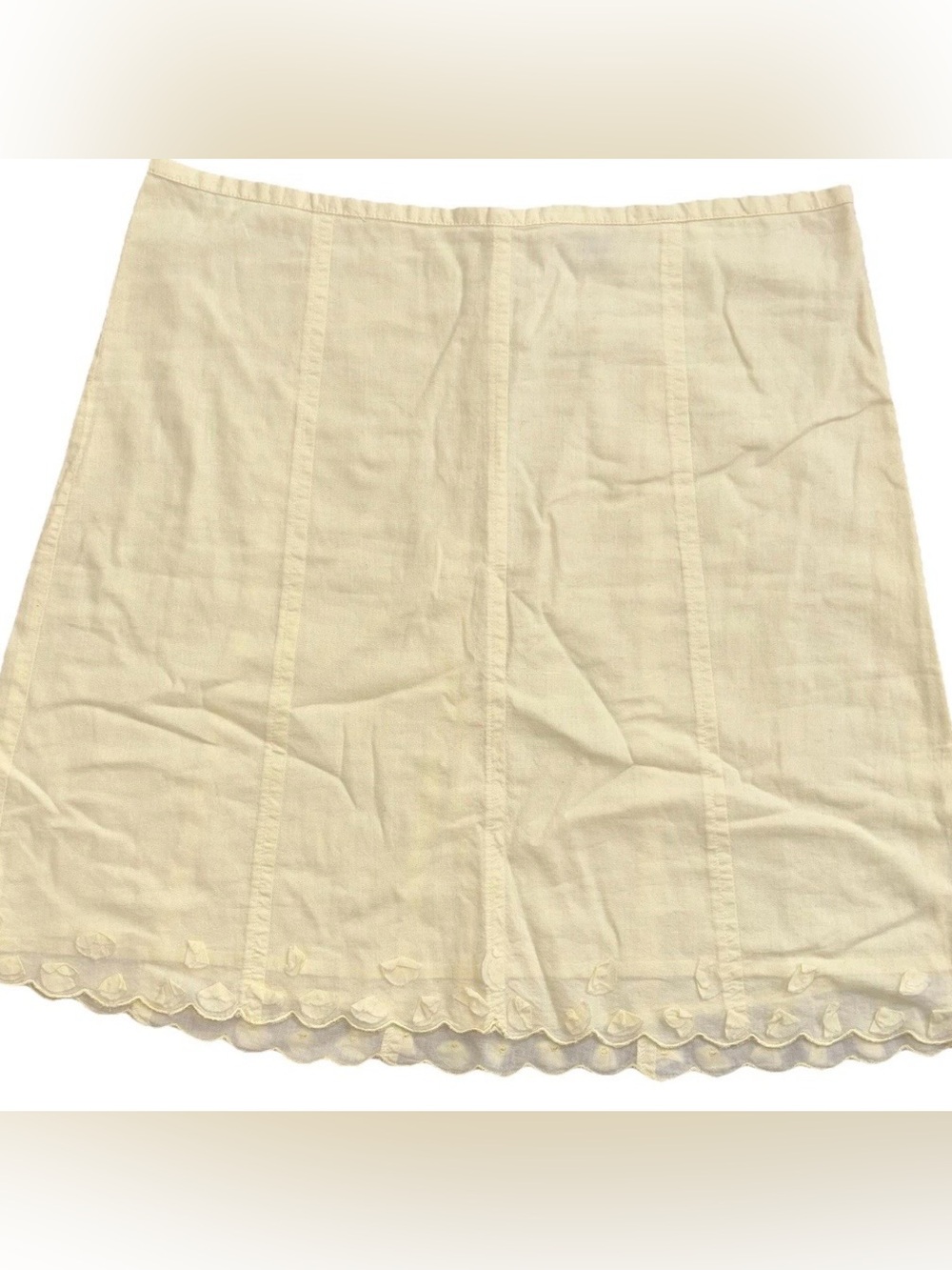 GUESS Vintage Pastel Yellow Scalloped Lace Hem Mini Aline skirt